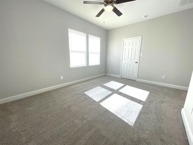 Foto del edificio - 5214 Mayle St