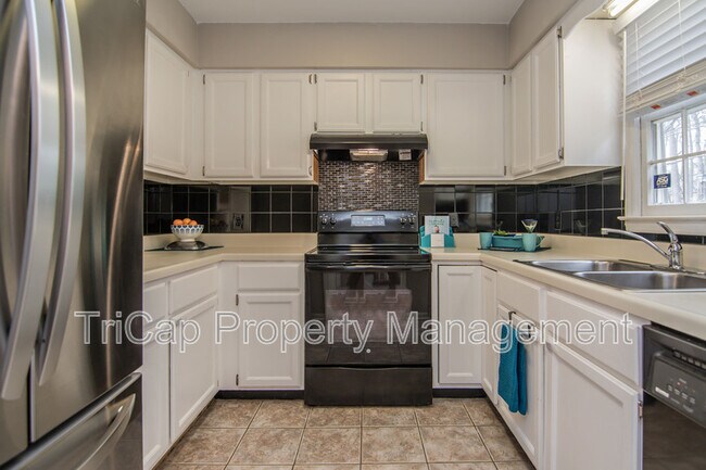 Building Photo - 1806 Township Cir