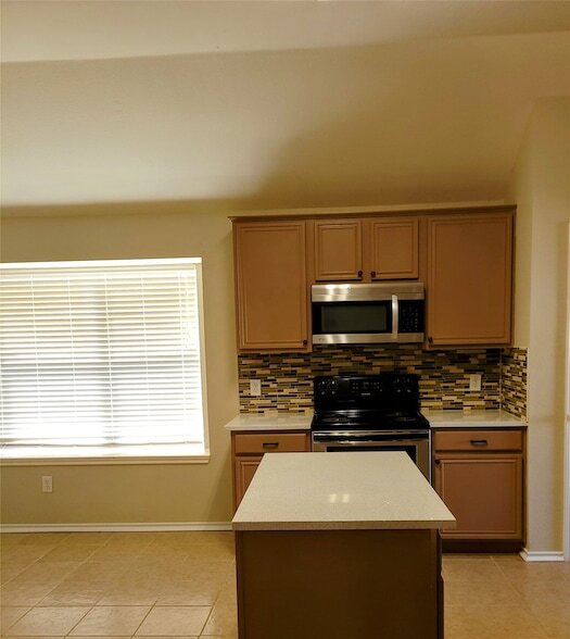 Building Photo - 5598 Carrington Dr