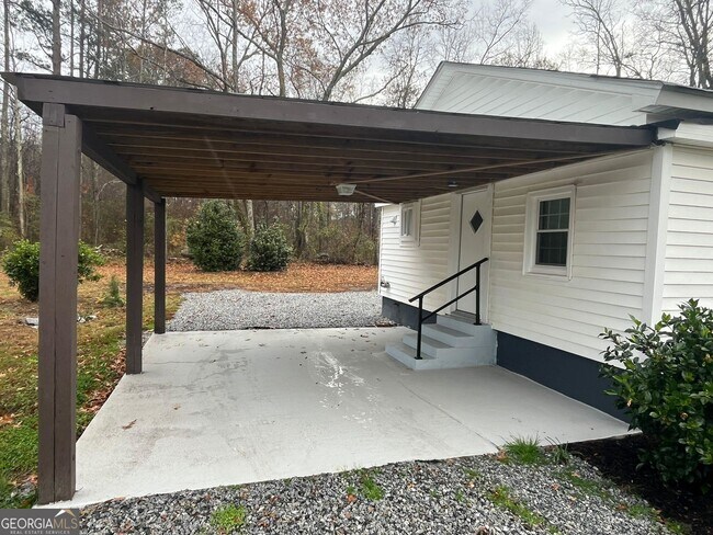 Foto del edificio - 6908 Newnan Rd