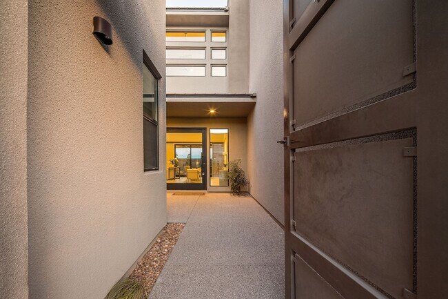 Building Photo - Luxury Home located in The Ridges of Summerlin