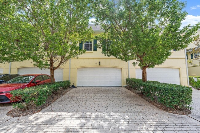 Building Photo - 118 Day Lily Dr