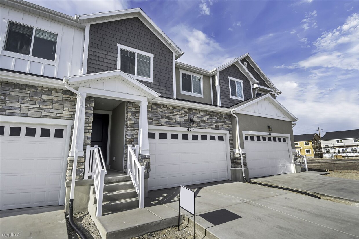 4 br, 3.5 bath Townhome 427 North 250 West Townhouse for Rent in