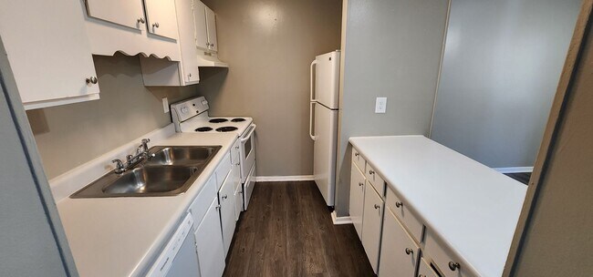 Foto del edificio - 906 NW Candlewood Dr