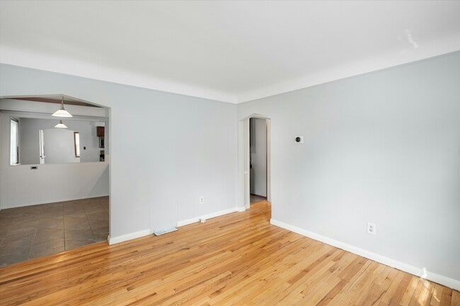 Building Photo - 2011 E Hudson Ave