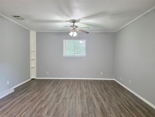 Foto del edificio - 1811 Magnolia Dr