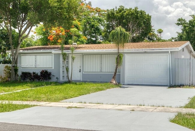 Foto del edificio - 658 SW 1st Ct