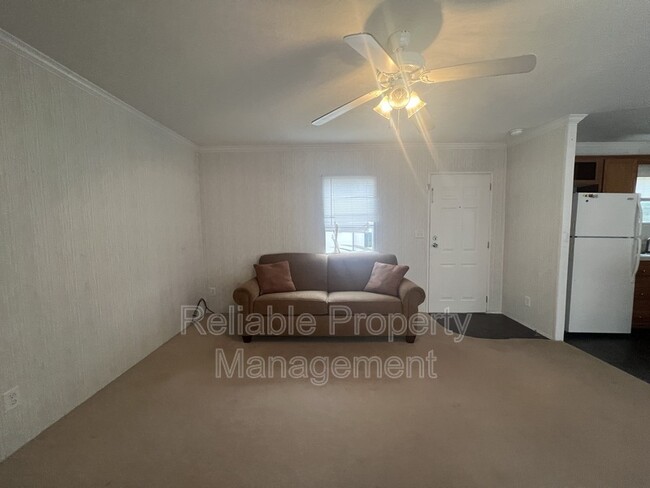 Foto del edificio - 120 Buffalo Acres Ln