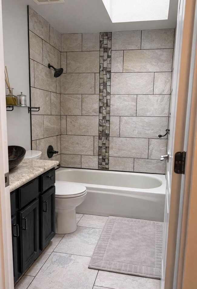 Building Photo - 7104 N Deschutes Dr