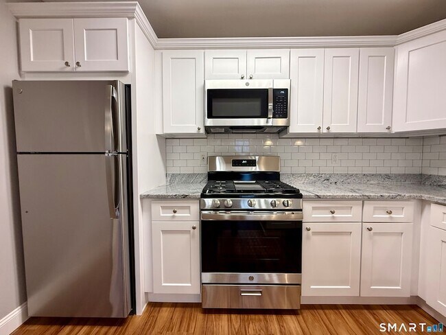 Building Photo - 1168 Main St