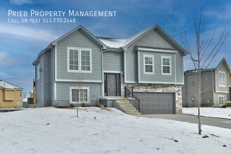 Building Photo - 16965 S Walter St