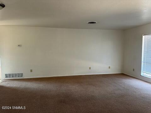 Building Photo - 2215 Thomas Dr