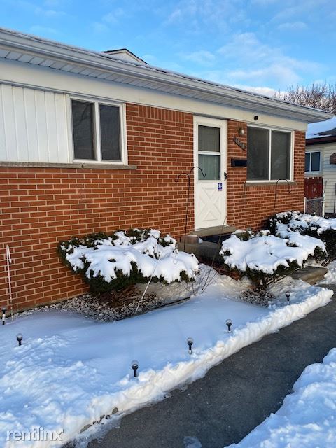 Foto del edificio - 3 br, 2 bath House - 6680 Pine St.