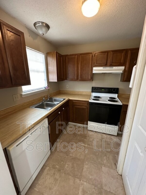 Building Photo - 108 Hummingbird Ln