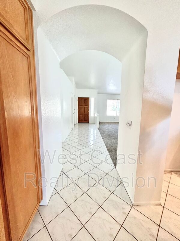 Foto del edificio - 25199 Calle De Tres Amigos