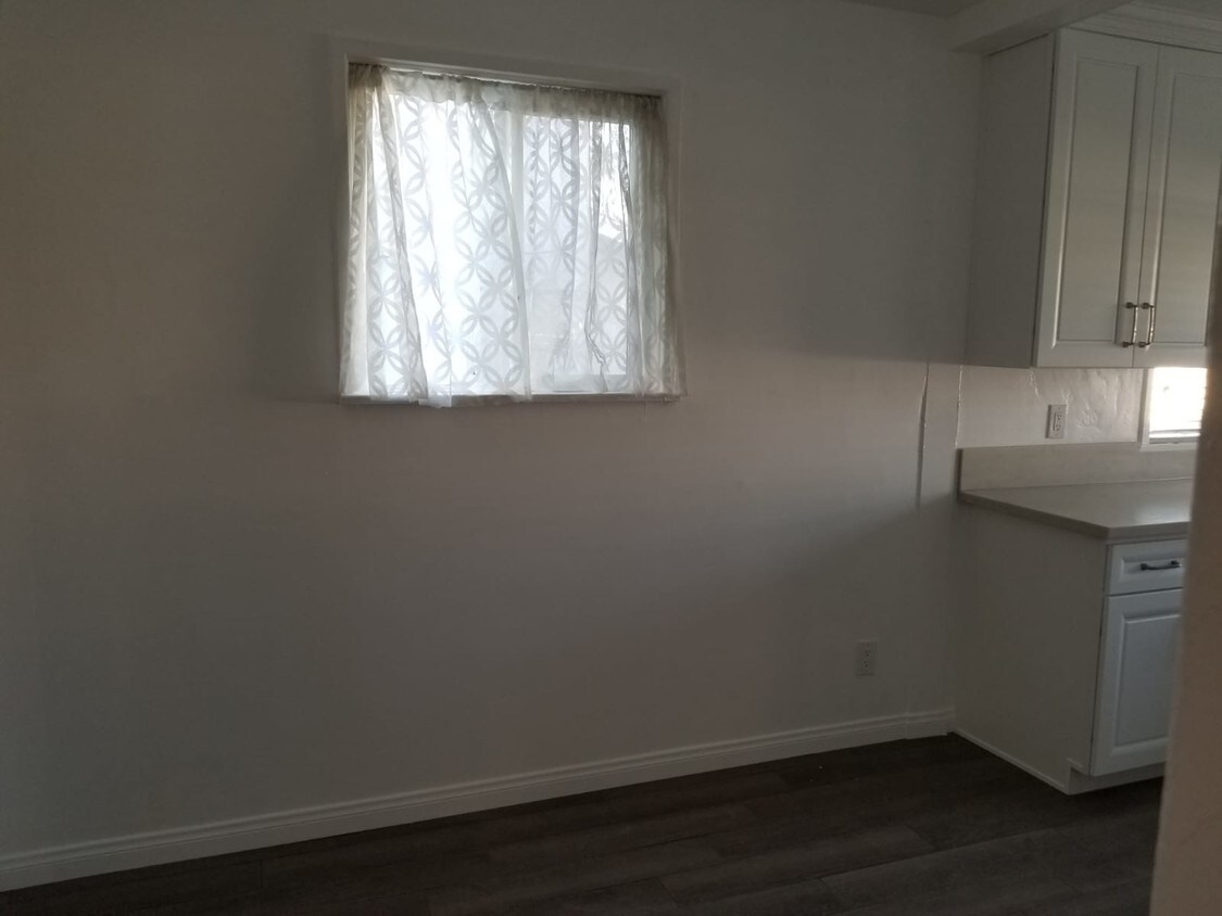 Foto del edificio - 1823 Huntington Ln