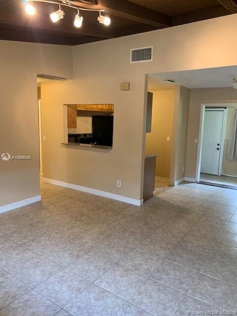 Foto del edificio - 383 Glenwood Dr