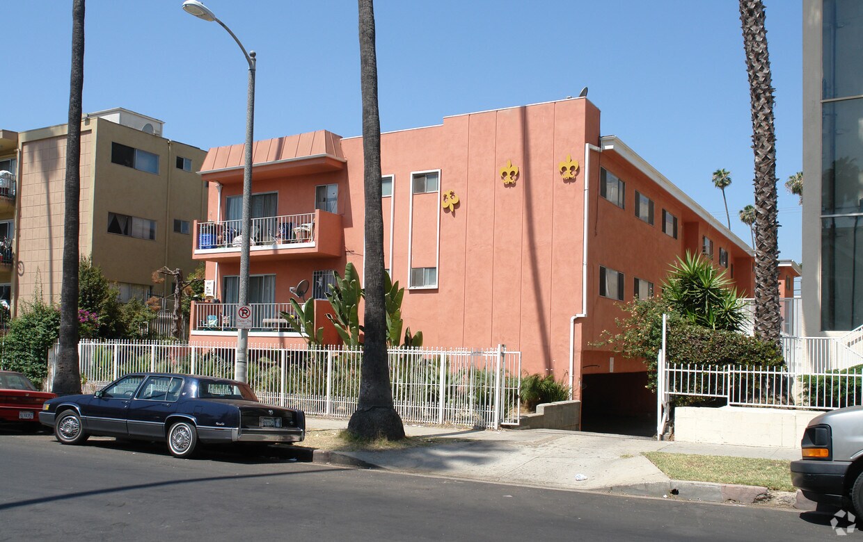 Building Photo - 967 Elden Ave