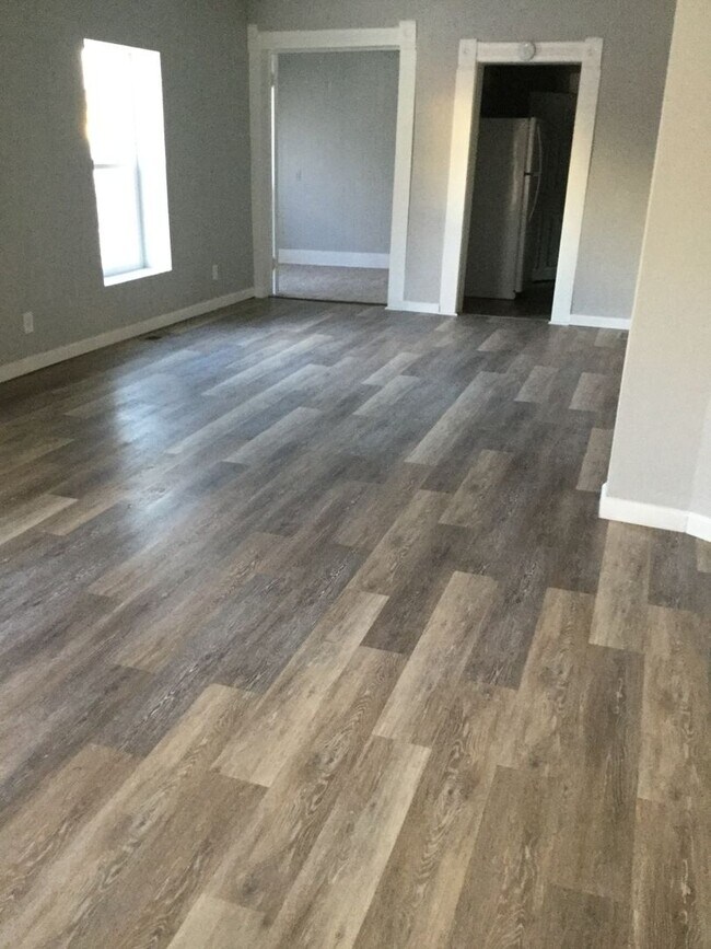 Foto del edificio - 2+ Bedroom home Near Downtown!