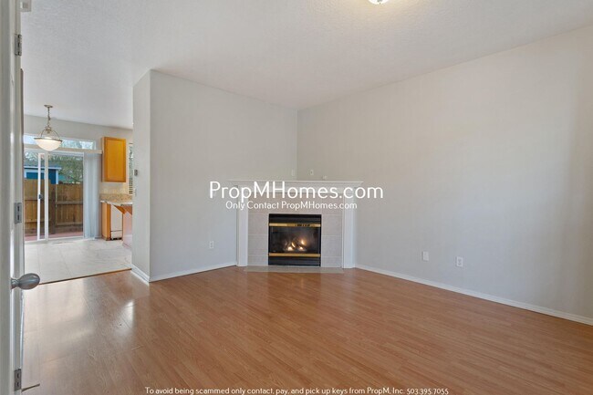 Foto del edificio - Three Bedroom Home in Aloha w/ Forest Like Surrounding!