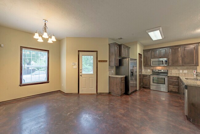 Dining / Kitchen - 823 Churchill St