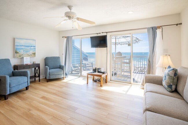 Building Photo - PERFECT OFF-SEASON OCEANFRONT ONE BEDROOM RETREAT