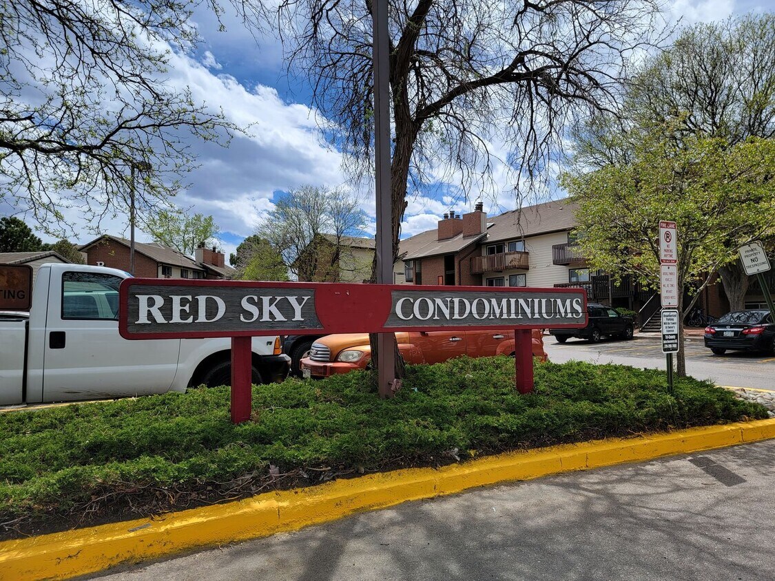 Primary Photo - Penthouse level condo with views of canal ...