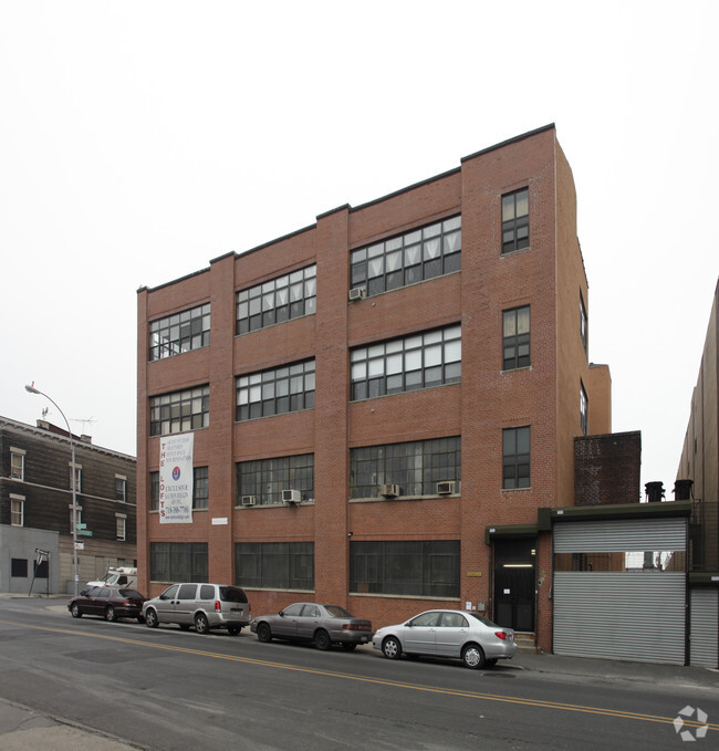 Building Photo - 41 Varick Ave