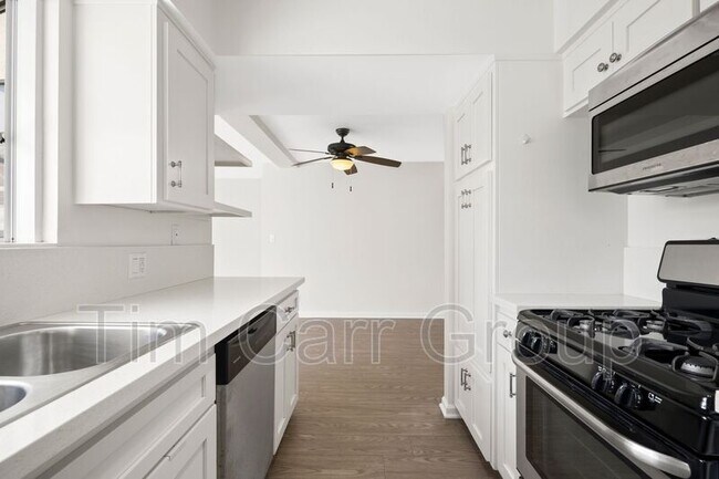 Foto del edificio - 331 E Bay St