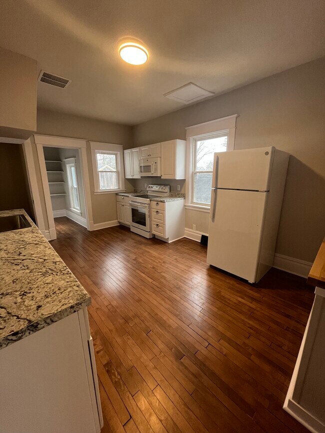 Foto del edificio - 122 Leffert St