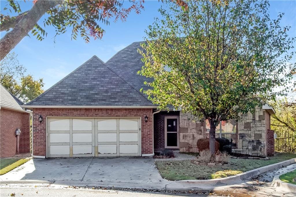 Primary Photo - 4640 Olde Village Cir