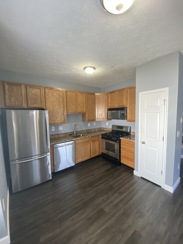 Foto del edificio - 8025 Brookstone Ct