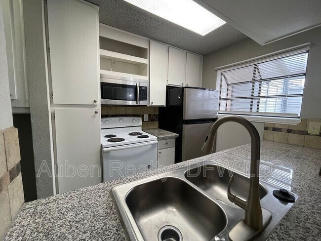 Foto del edificio - 602 Bellaire Dr