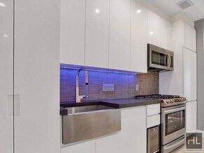 Building Photo - STANTON ST.