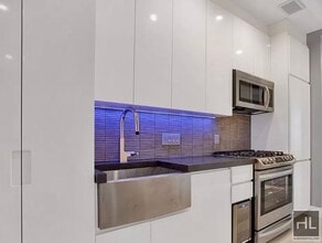 Building Photo - STANTON ST.