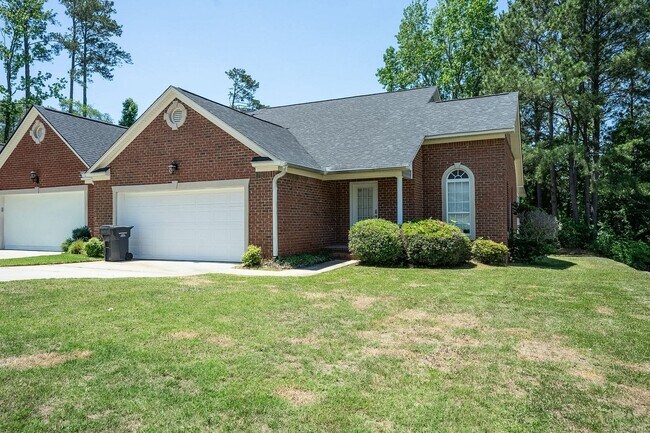 Foto del edificio - 537 Cedar Rock Dr