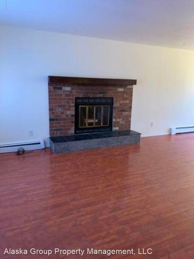 Building Photo - 3504 Wyoming Dr