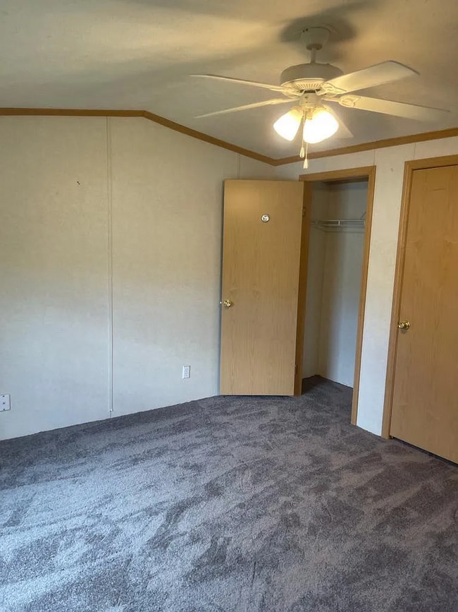 Foto del edificio - 37 Hubbard Ave