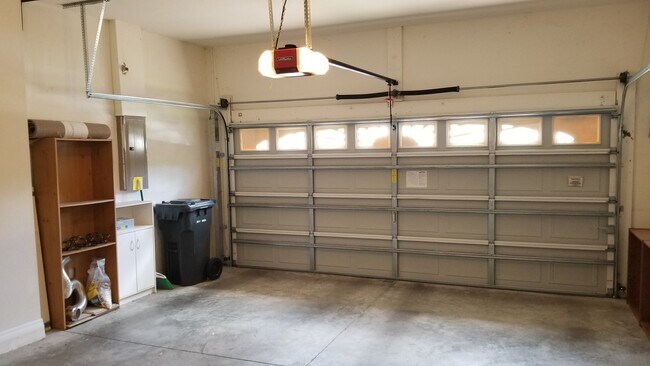 Building Photo - 2533 Stanhope Dr