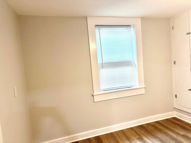 Photo - 405 Elliott Ave Apartment