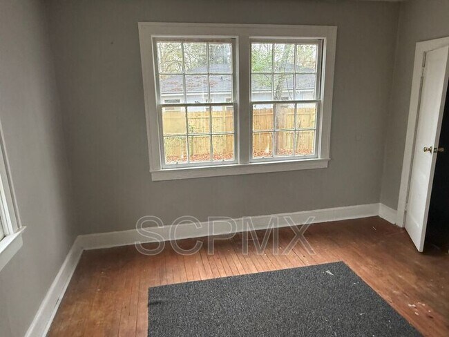 Building Photo - 414-B E Charlotte Ave