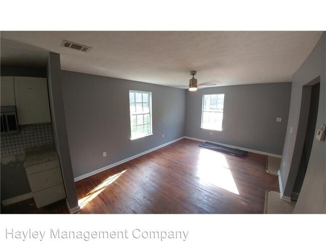 Building Photo - 3 br, 2 bath House - 1700 1st Ave