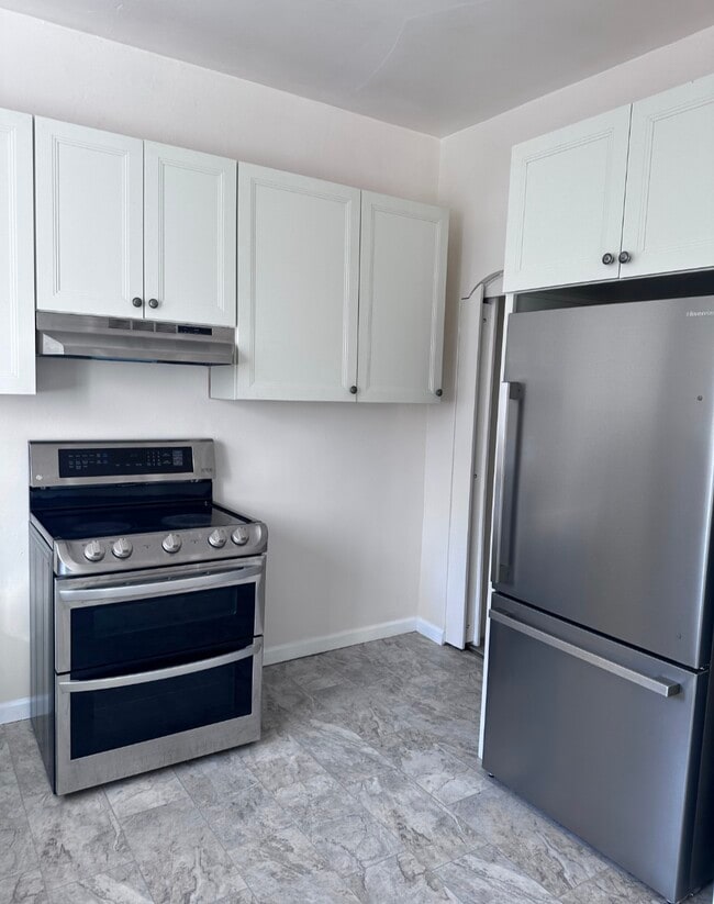 Building Photo - 128 S 2nd St