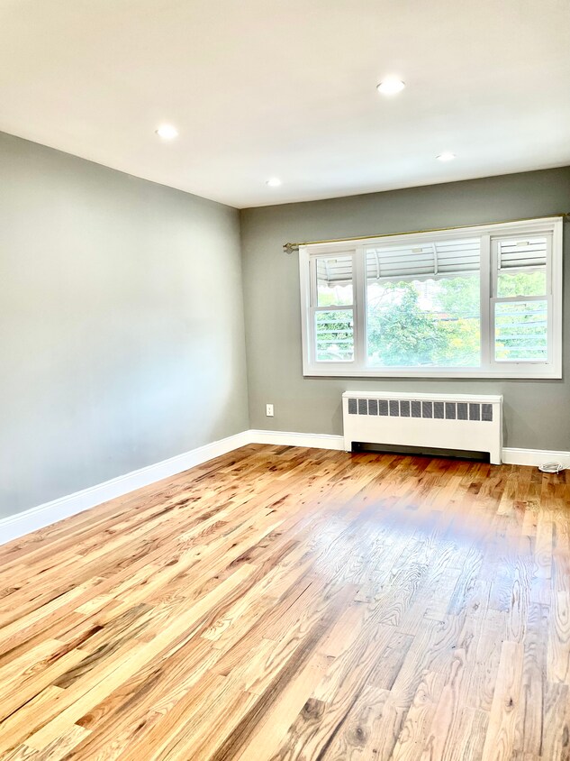 Foto principal - 3057 Gunther Ave