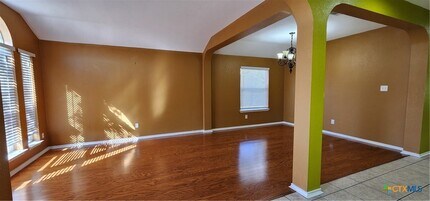 Building Photo - 4509 Twin Oaks Cir