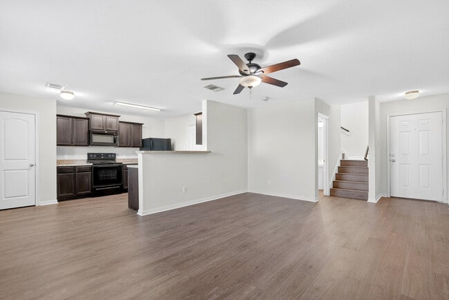 Foto del edificio - 308 Yearwood Ln