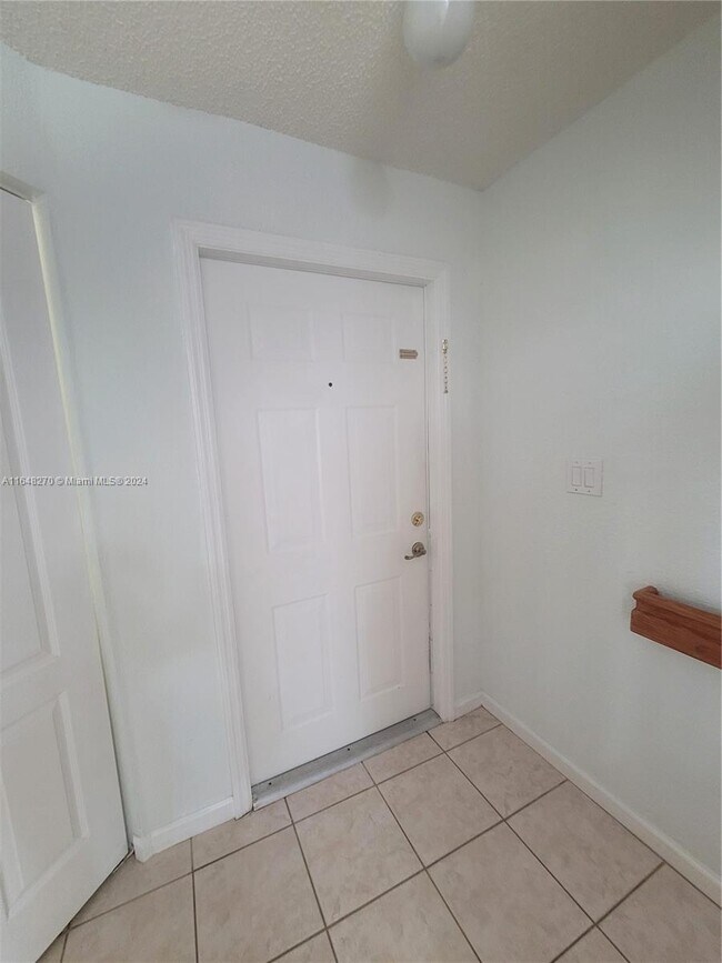 Foto del edificio - 14385 SW 120th Ct