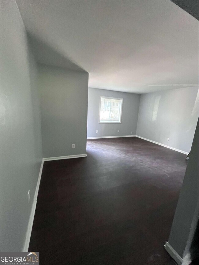 Building Photo - 1086 Jolly Ave