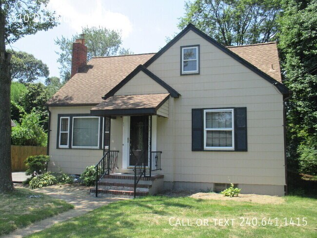 Building Photo - 510 Dogwood Dr