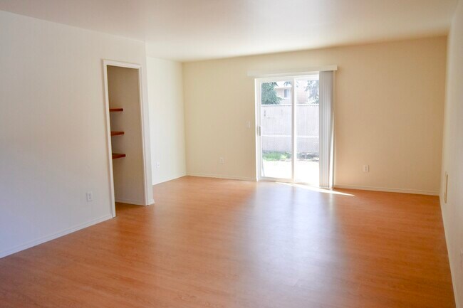 Building Photo - 1802 Texas St